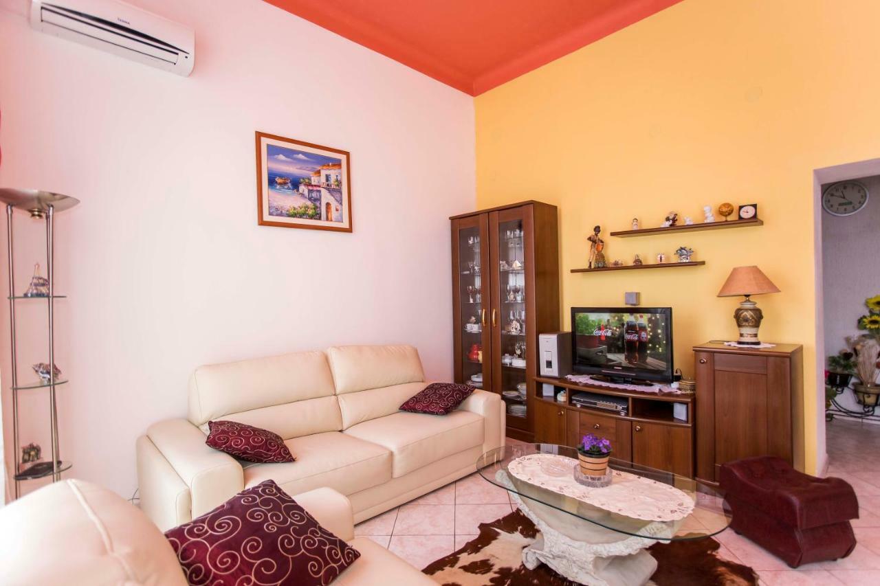 Emanuel Apartman PUY 외부 사진