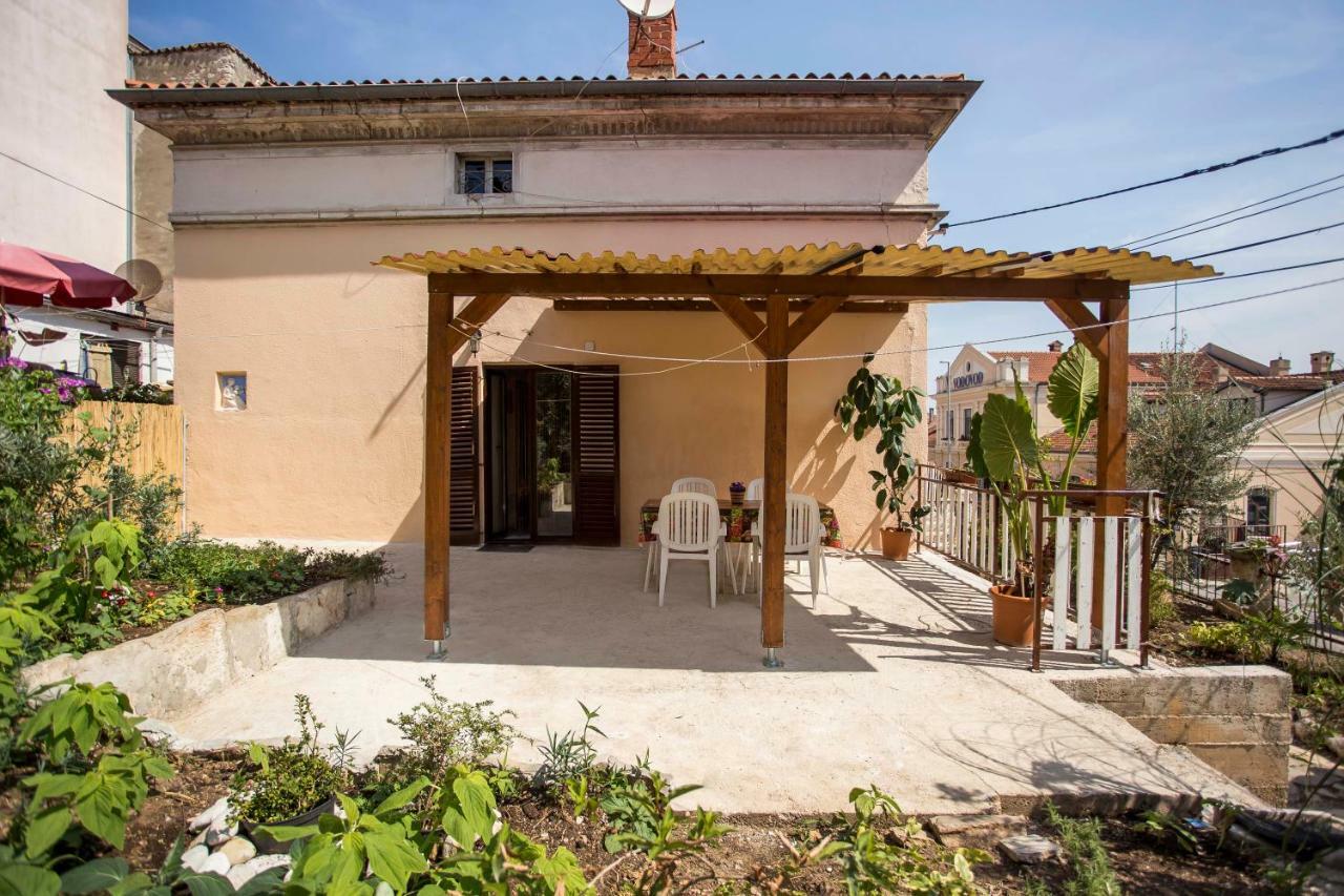 Emanuel Apartman PUY 외부 사진