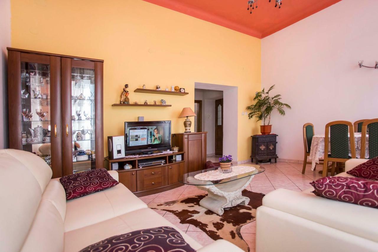 Emanuel Apartman PUY 외부 사진
